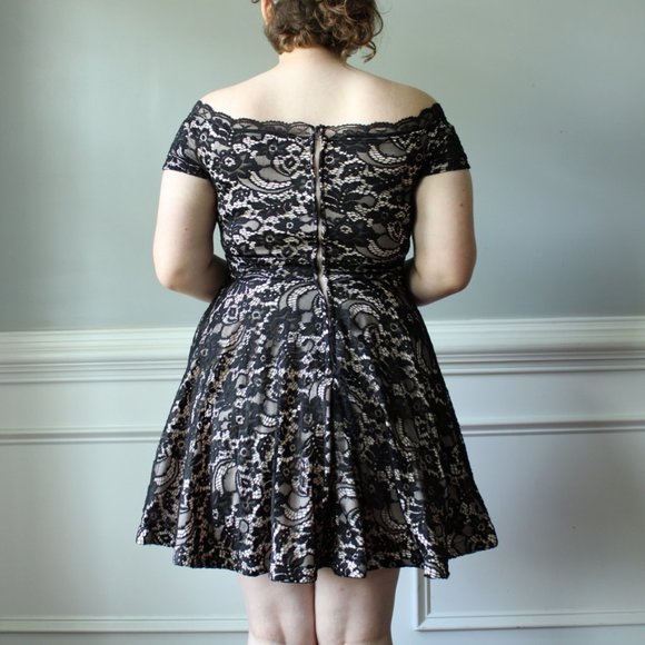 Lace Flare Off the Shoulder Prom Dress - Picture 6 of 9